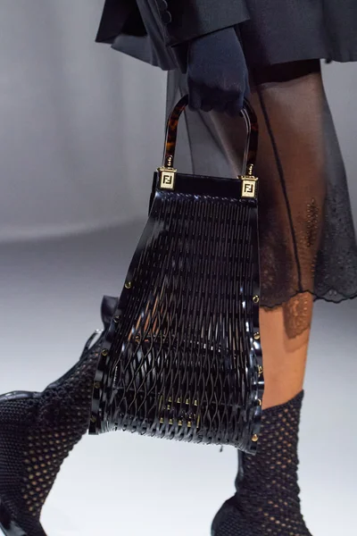 Look 70